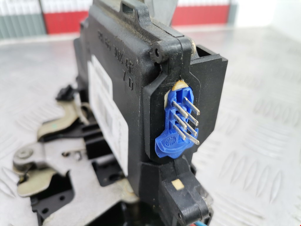 Замок двери задней правой SKODA Octavia A5 1Z- 2004-2013