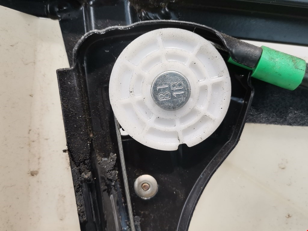 Стеклоподъемник передний правый AUDI A4 B5 1995-2001