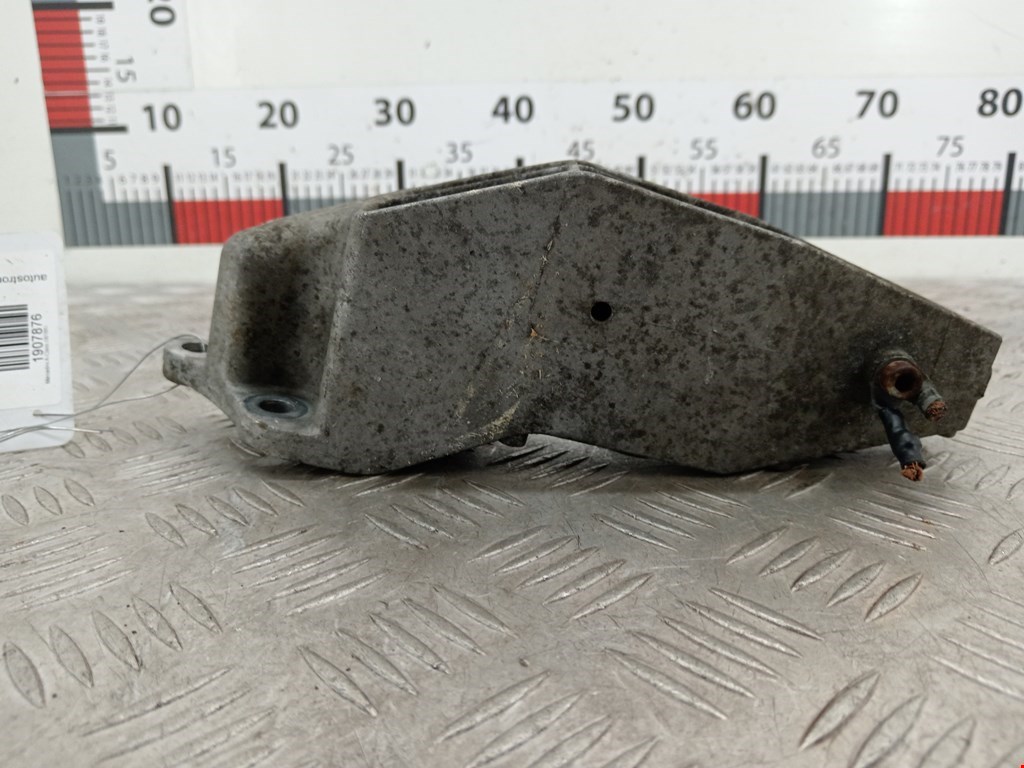 Кронштейн (крепление лапа траверса) кпп Mercedes A-Class (W168) (1997-2004)