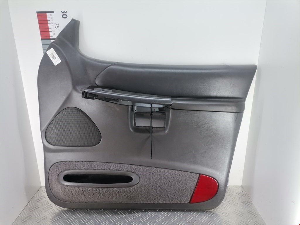 Обшивка двери передняя правая FORD Explorer 1995-2001