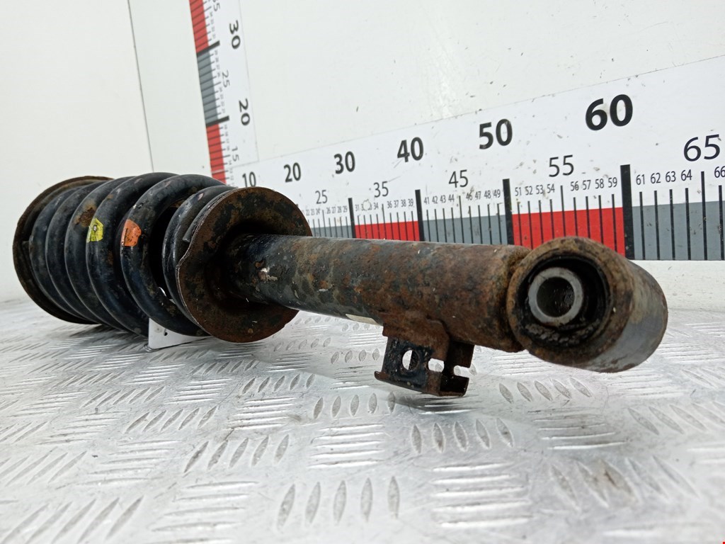 Амортизатор передний правый MITSUBISHI L200 KB 2006-2015