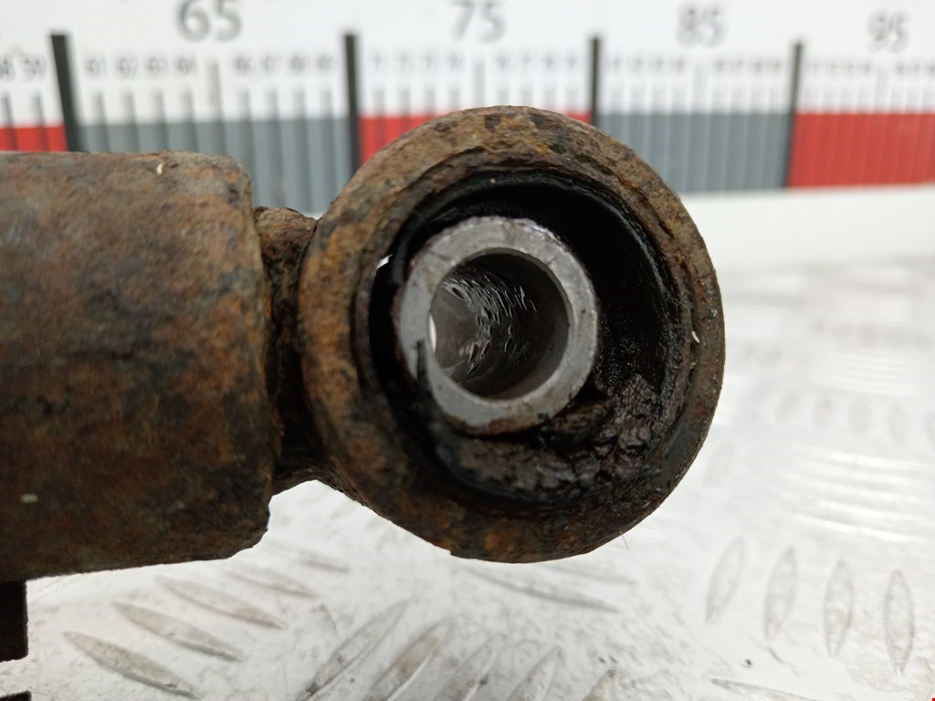 Амортизатор передний правый MITSUBISHI L200 KB 2006-2015