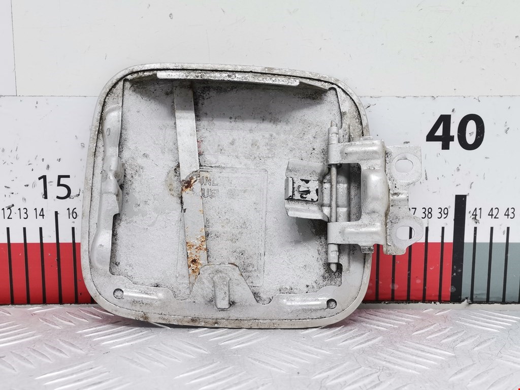 Лючок бензобака MITSUBISHI Carisma 1995-1999