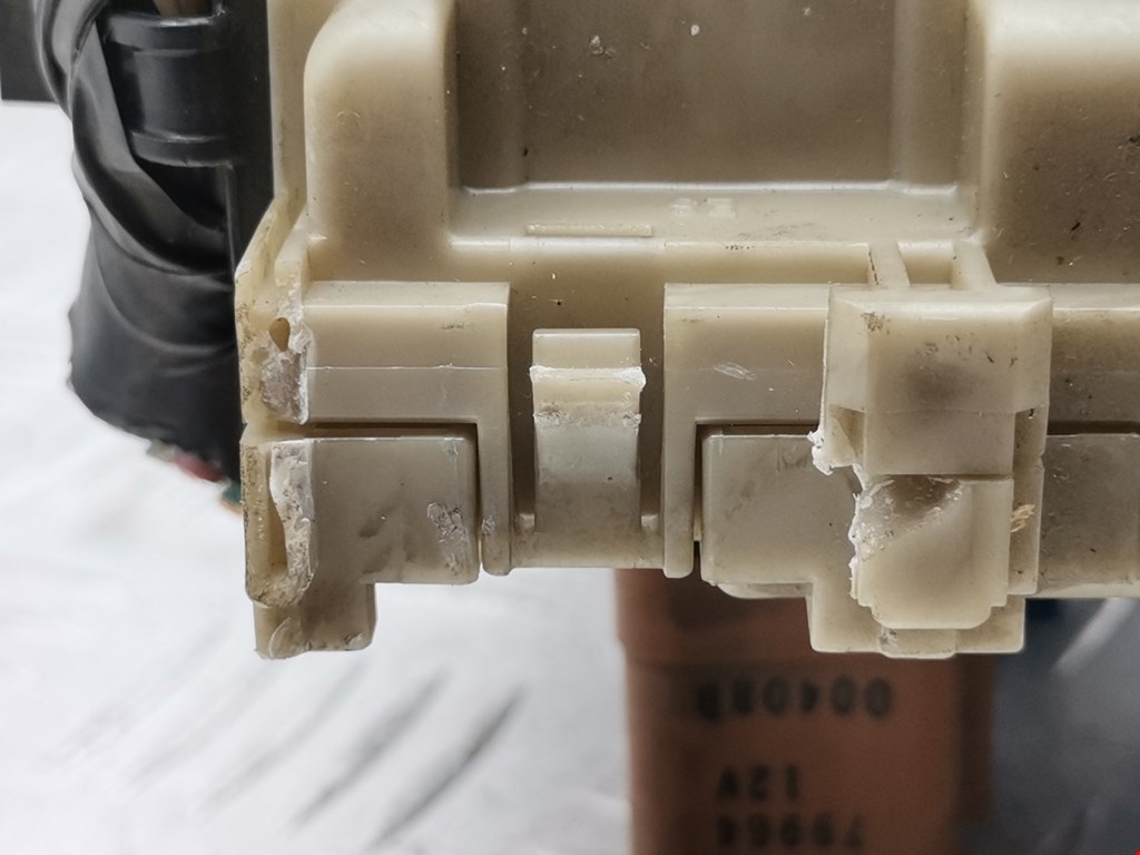 Датчик уровня в бачок омывателя NISSAN Almera N16 2000-2006