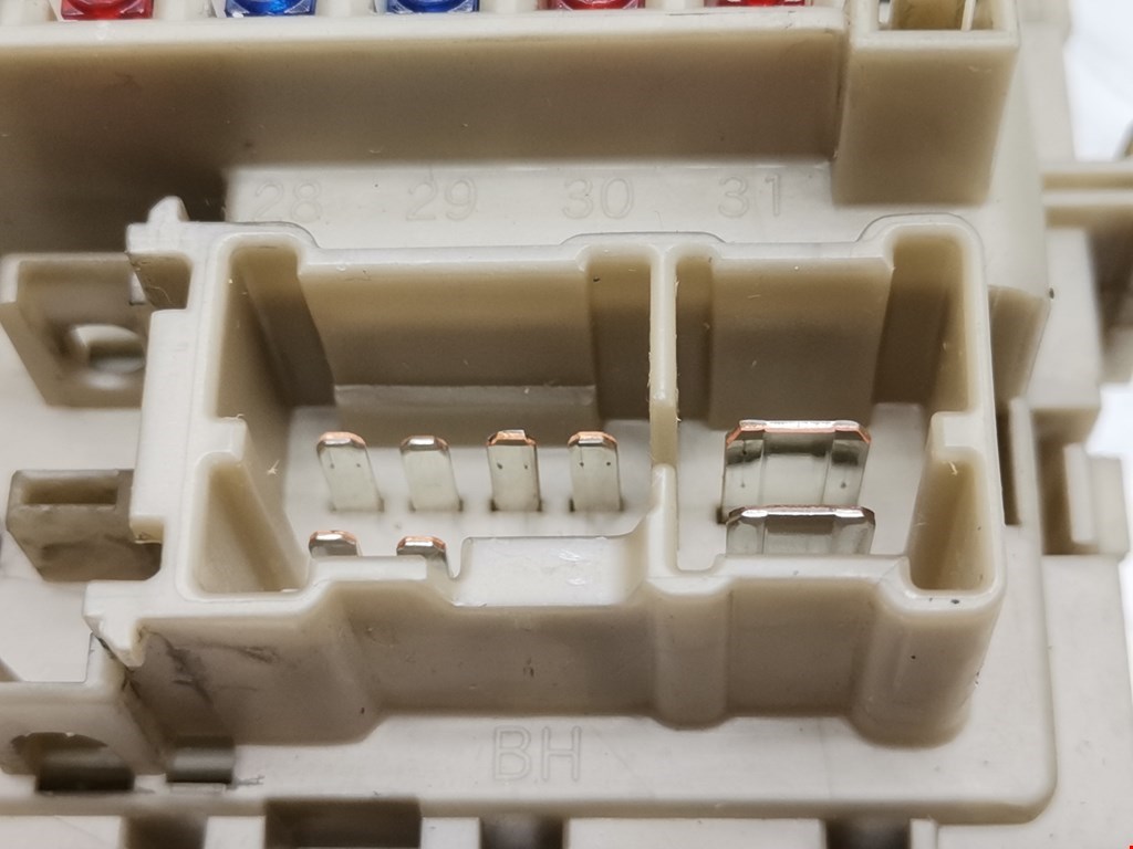 Датчик уровня в бачок омывателя NISSAN Almera N16 2000-2006