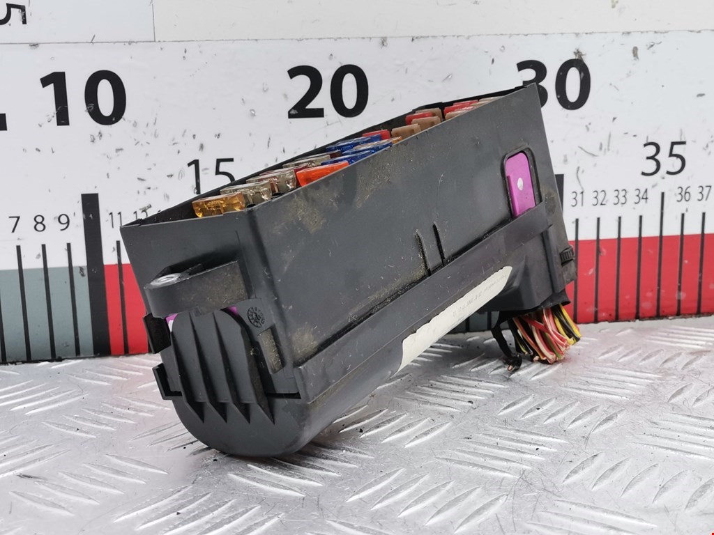 Датчик уровня в бачок омывателя VOLKSWAGEN Touran 2003-2010