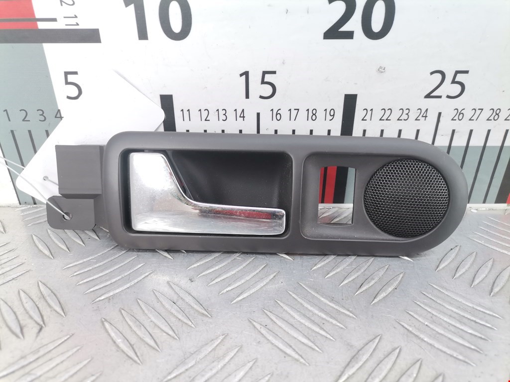 Ручка дверная задняя внутренняя левая VOLKSWAGEN Passat B5 1997-2005