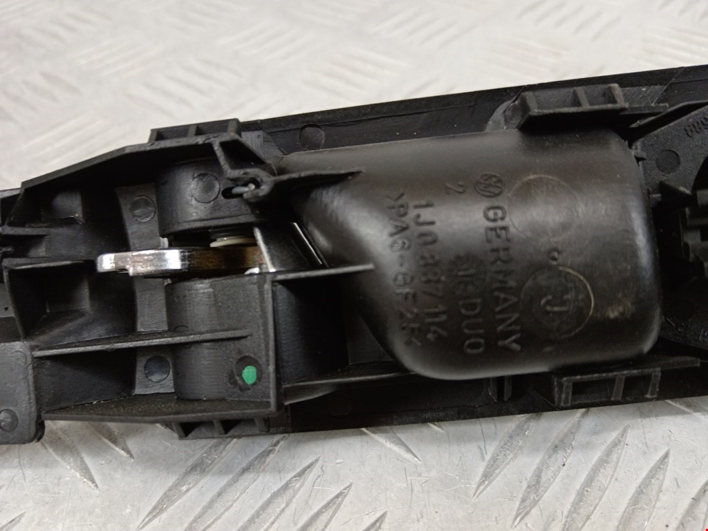 Ручка дверная передняя внутренняя правая VOLKSWAGEN Golf IV 1997-2003