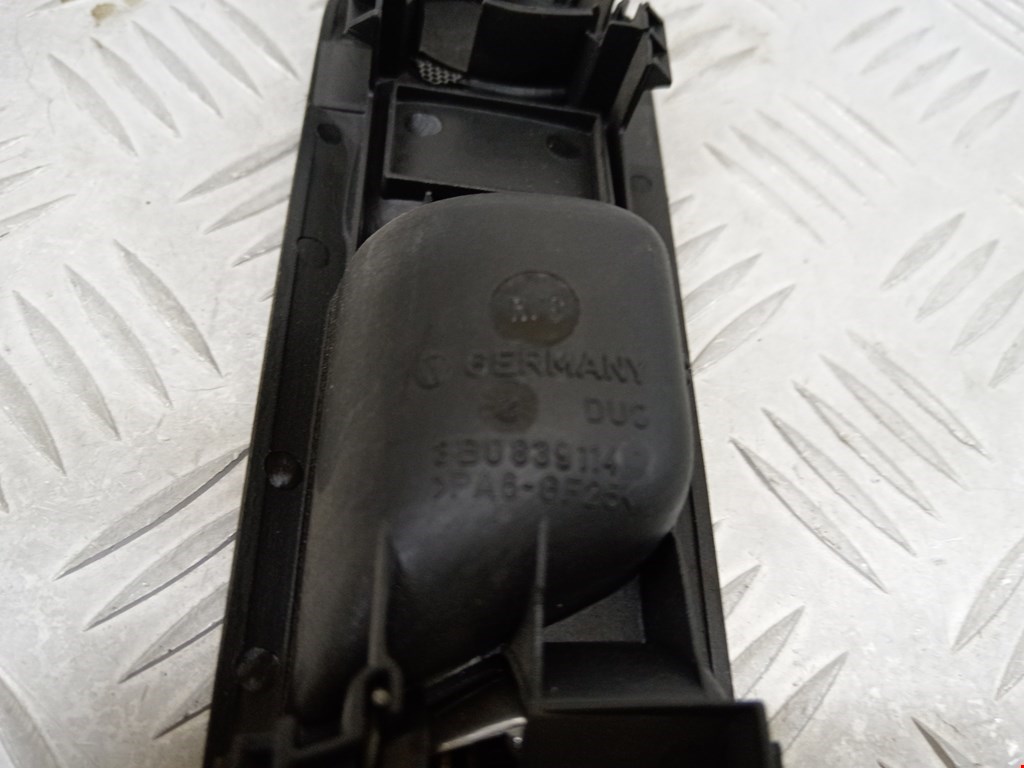 Ручка дверная задняя внутренняя правая VOLKSWAGEN Golf IV 1997-2003