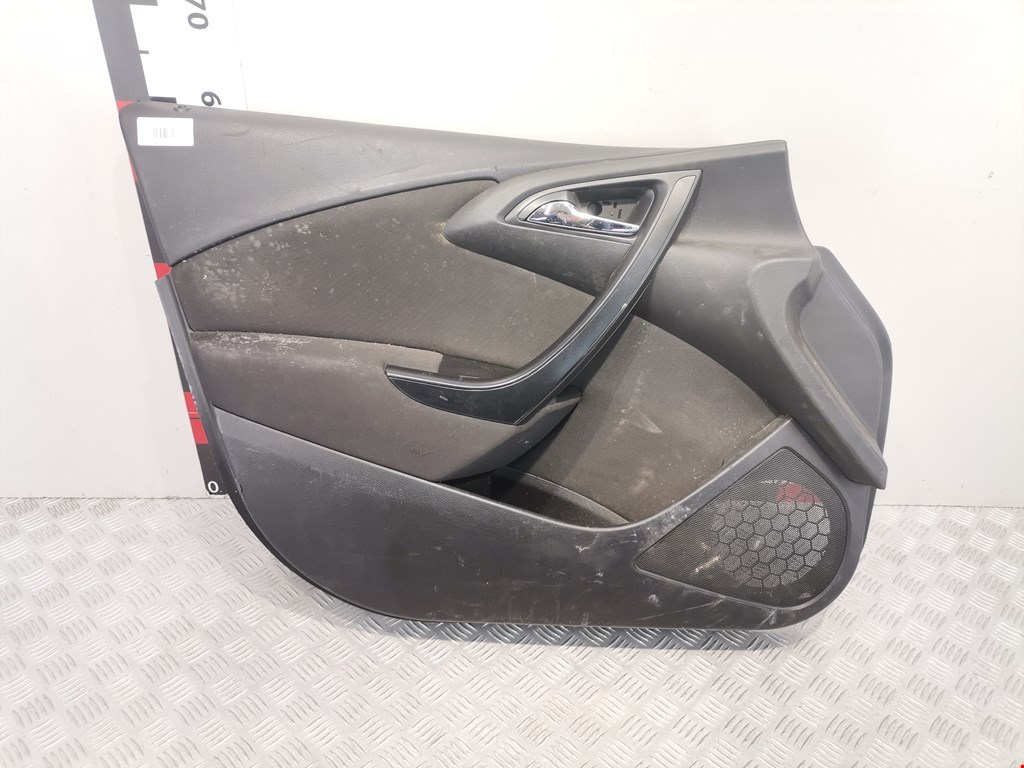 Обшивка двери передняя левая OPEL Astra J 2009-2017
