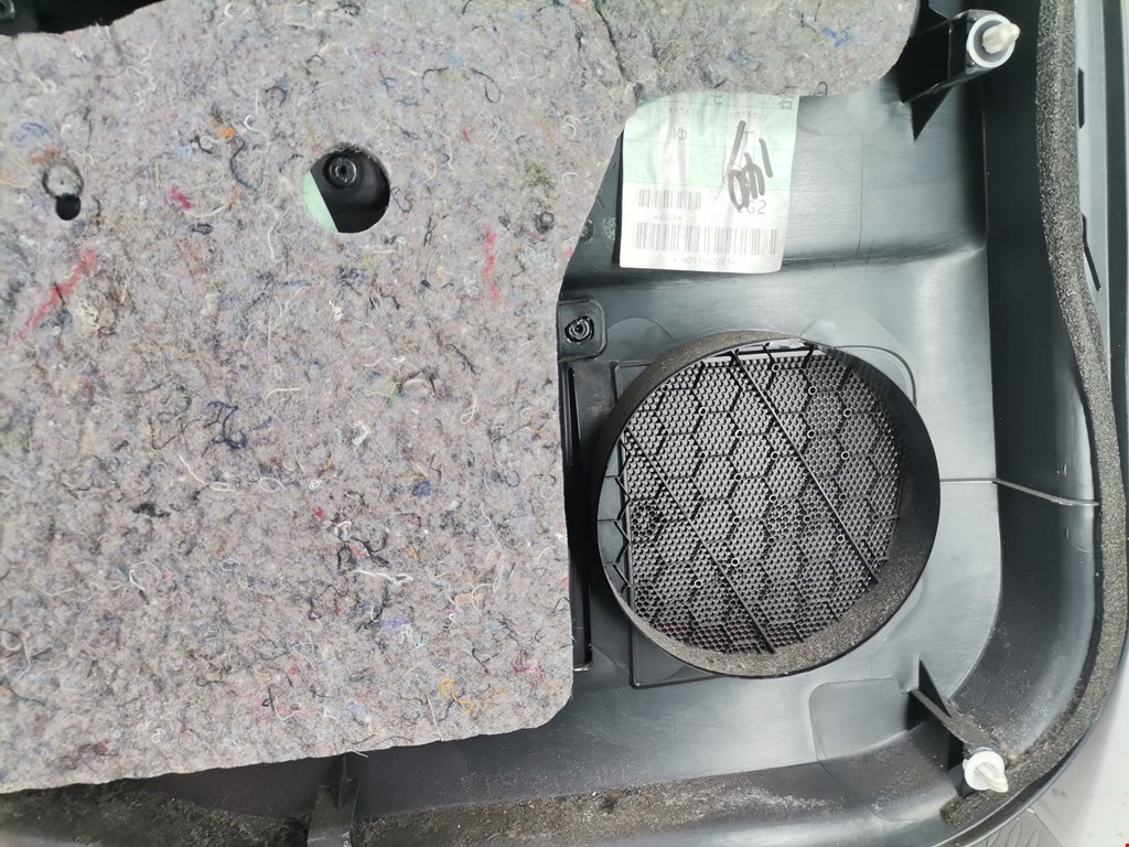 Обшивка двери задняя правая LEXUS RX 300\330\350\400H 2003-2009