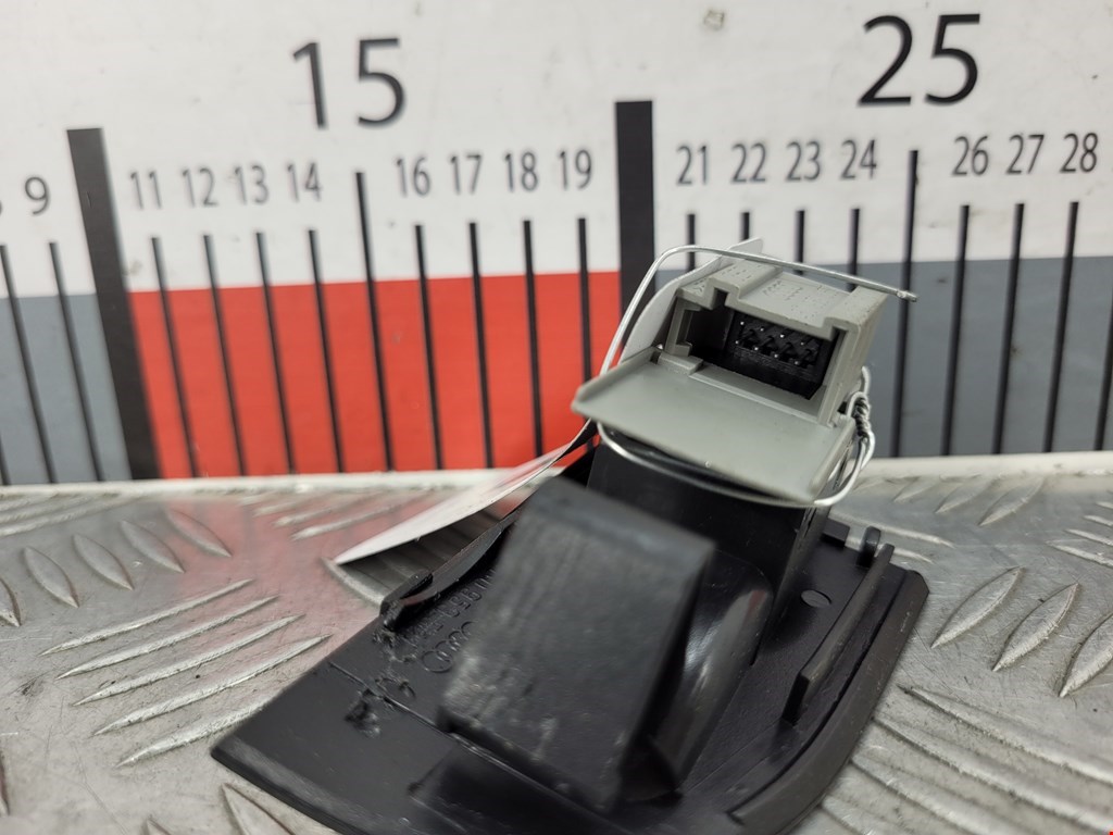 Кнопка стеклоподъемника AUDI A6 C5 1997-2004