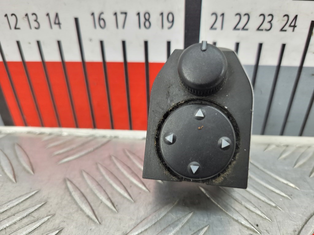 Блок управления зеркалами AUDI A4 B5 1995-2001