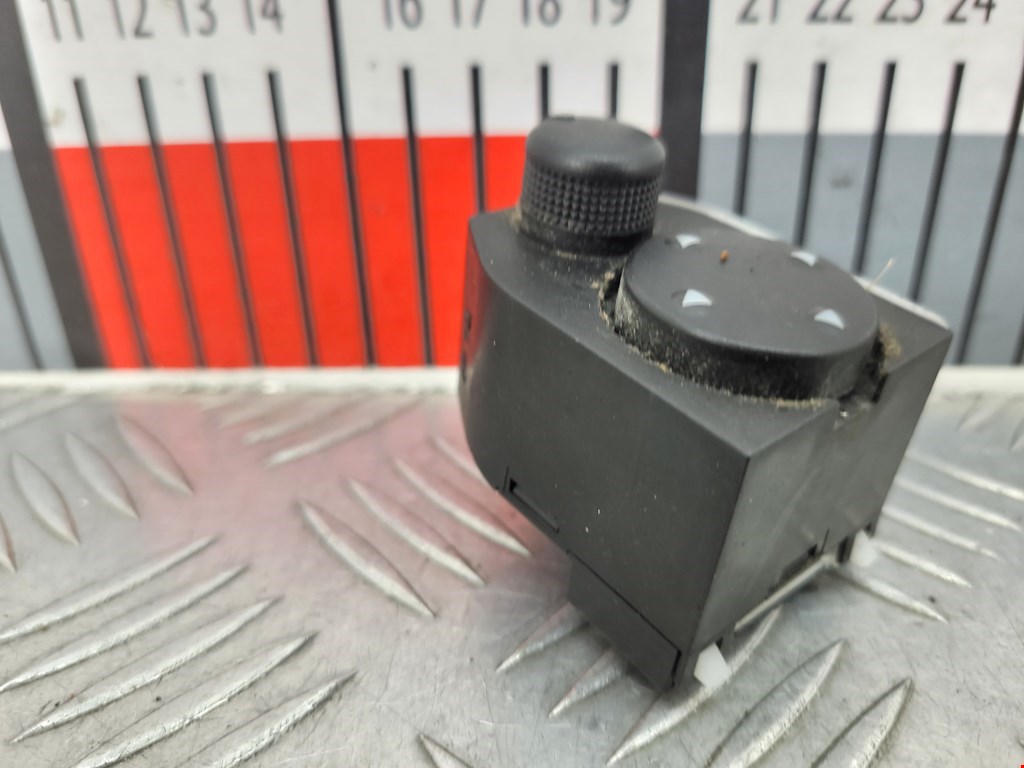 Блок управления зеркалами AUDI A4 B5 1995-2001