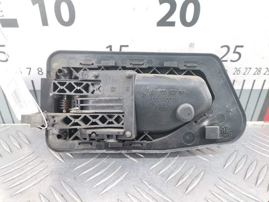 Ручка дверная передняя внутренняя правая PEUGEOT 306 1993-2002