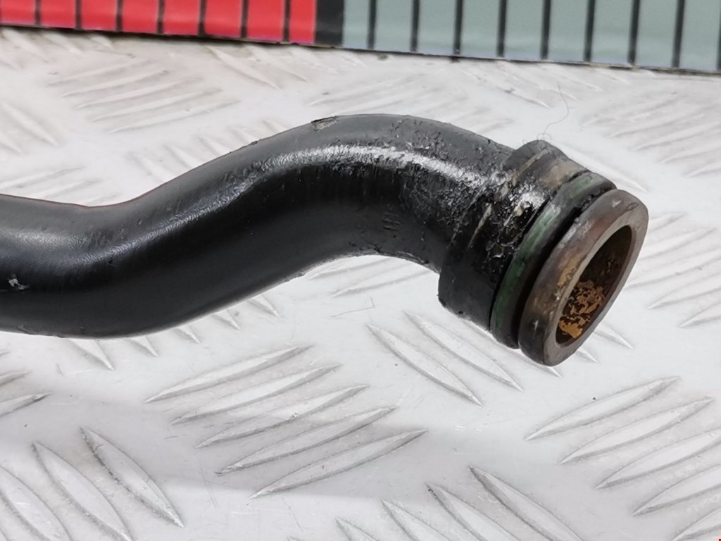 Патрубок AUDI A6 C5 1997-2004