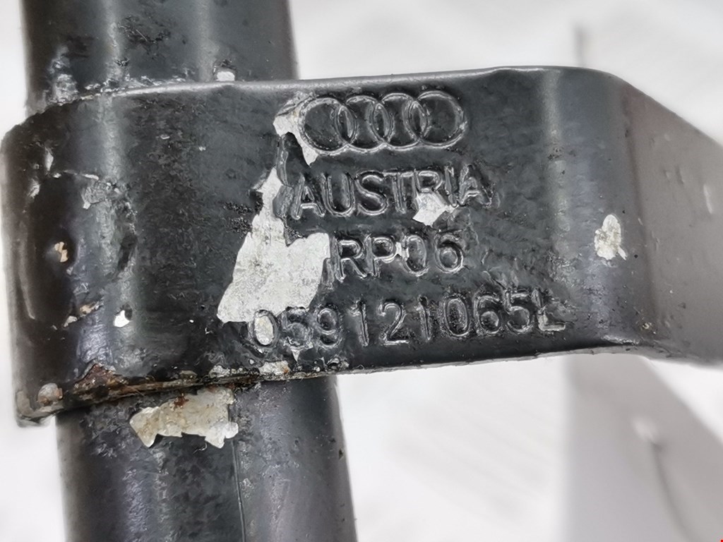 Патрубок AUDI A6 C5 1997-2004