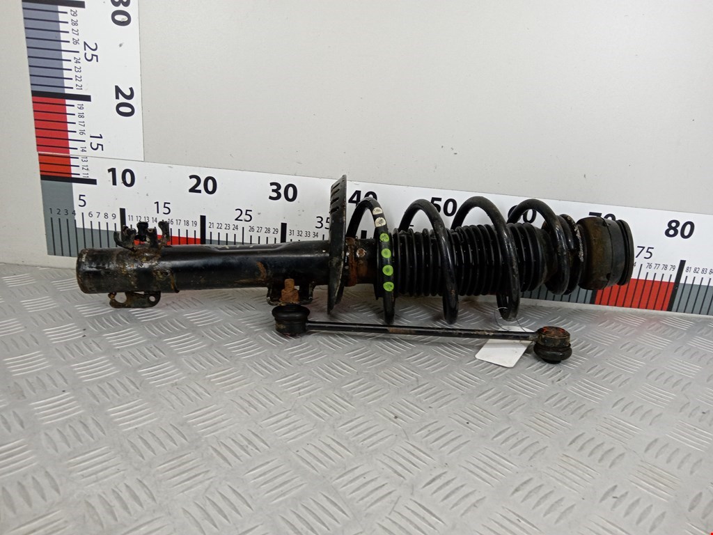 Стойка амортизатора переднего правого Skoda Rapid 1 (2012-2020)