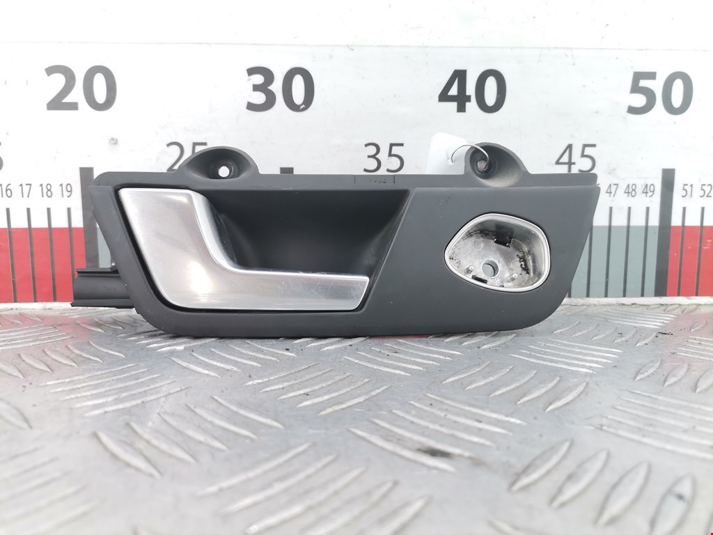 Ручка дверная задняя внутренняя левая AUDI A4 B6 2001-2005