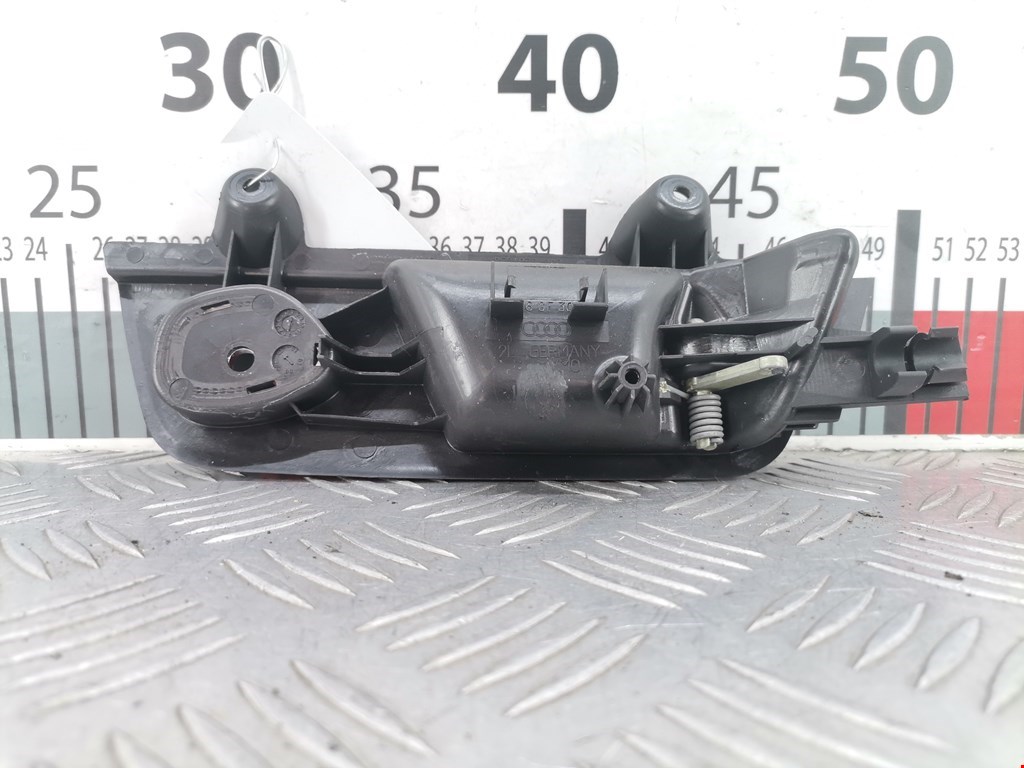 Ручка дверная задняя внутренняя левая AUDI A4 B6 2001-2005
