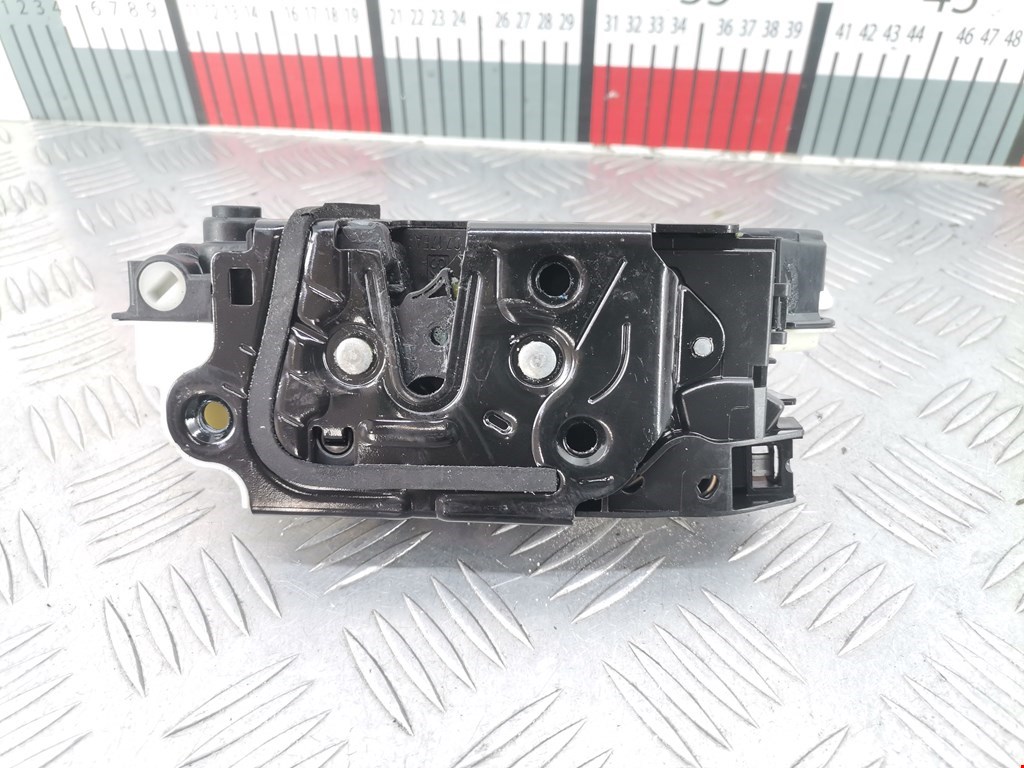 Замок двери задней левой SKODA Superb 2008-2015