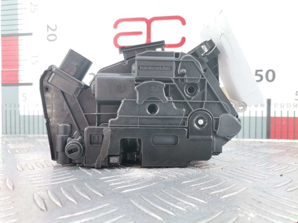 Замок двери задней левой SKODA Superb 2008-2015