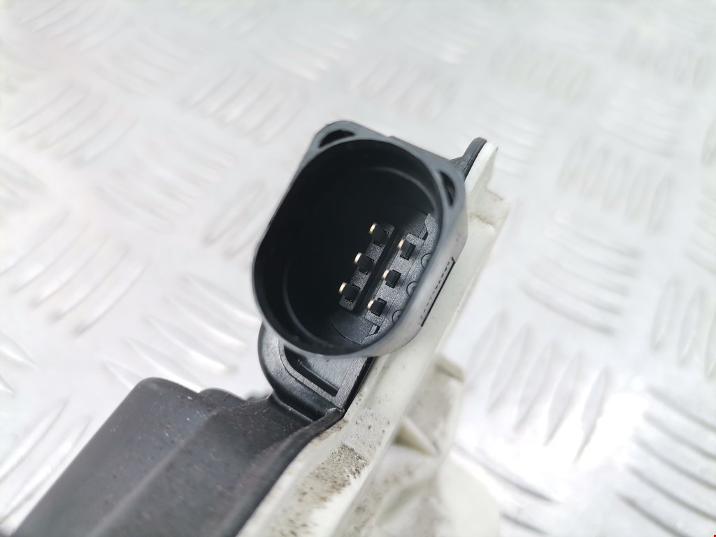 Замок двери задней левой SKODA Superb 2008-2015