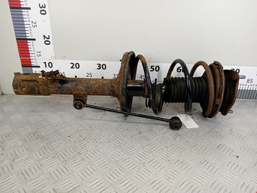 Амортизатор передний правый TOYOTA RAV 4 XA20 2000-2005