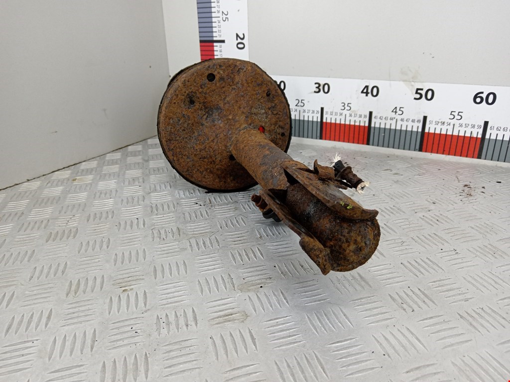 Амортизатор передний правый TOYOTA RAV 4 XA20 2000-2005