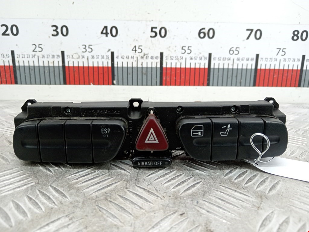 Кнопка аварийной сигнализации (аварийки) MERCEDES-BENZ C-Class C-klasse W203 2000-2007