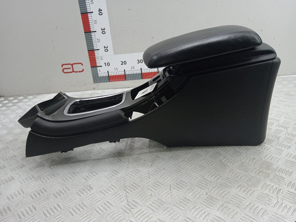 Подлокотник в салон PEUGEOT 607 2000-2010