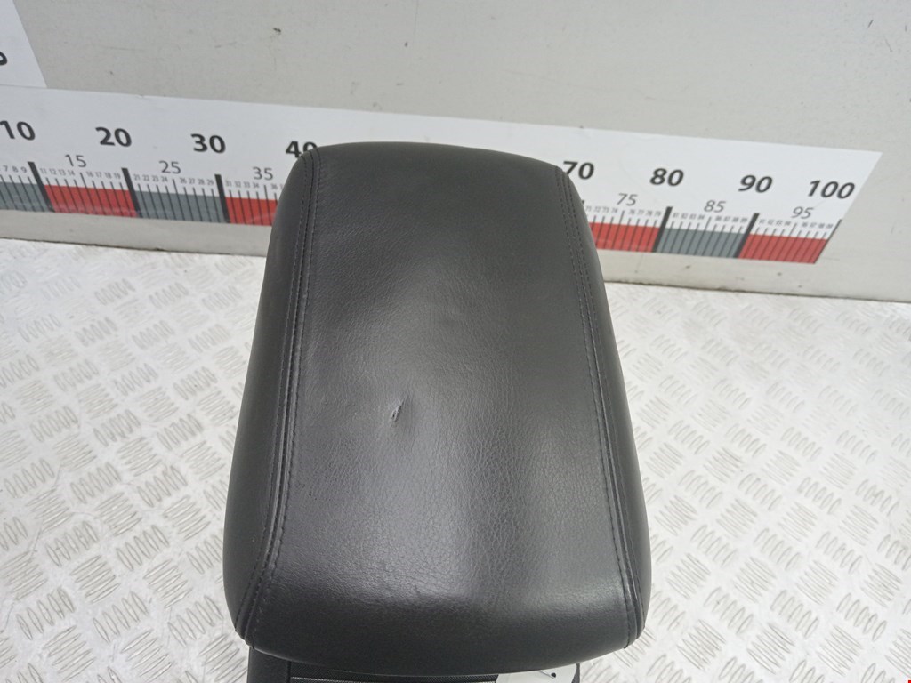 Подлокотник в салон PEUGEOT 607 2000-2010