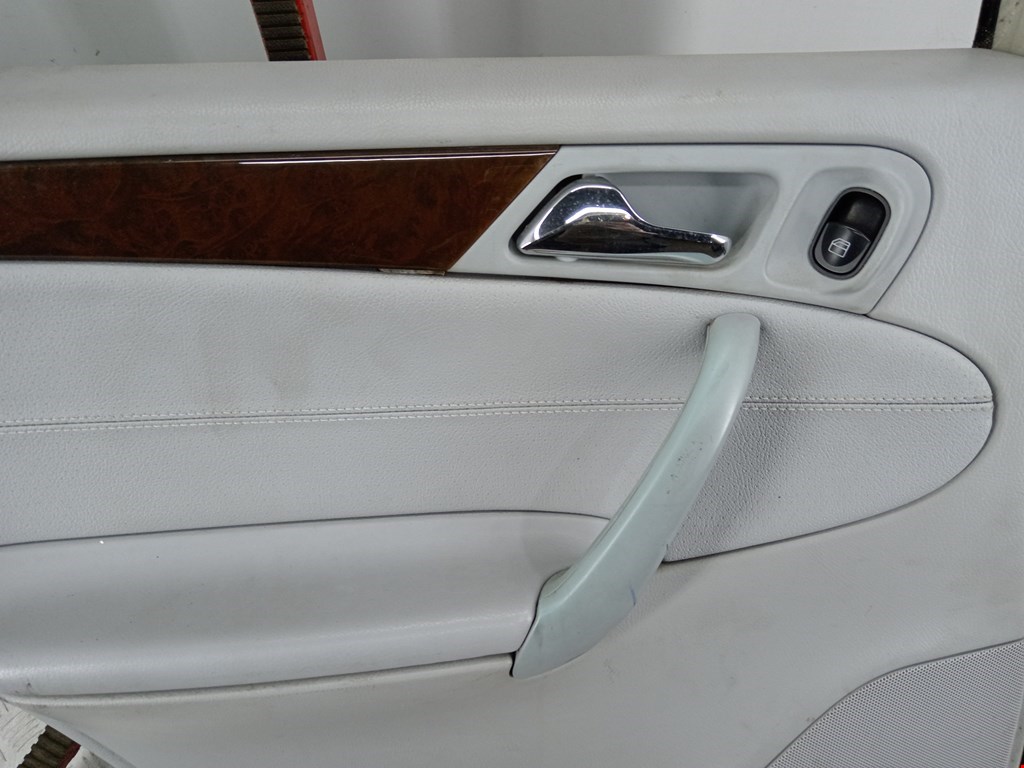 Дверь задняя левая MERCEDES-BENZ C-Class C-klasse W203 2000-2007
