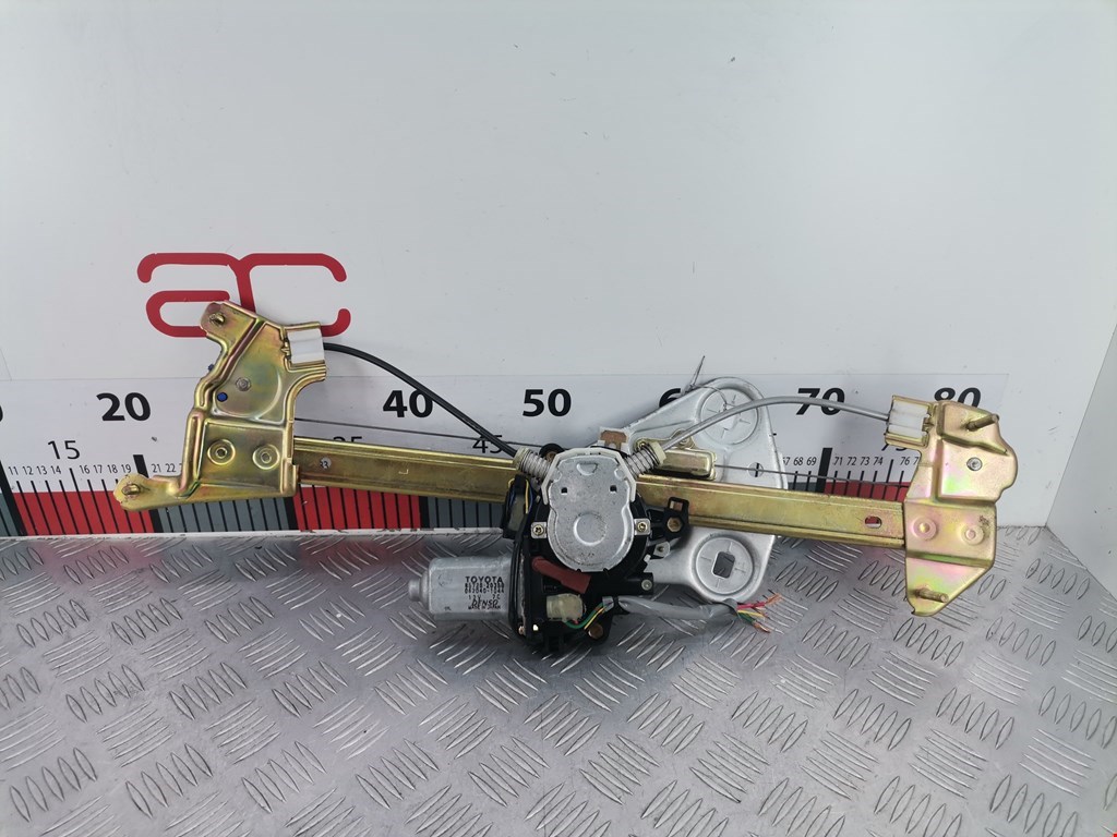 Стеклоподъемник передний левый TOYOTA Celica T230 1999-2006