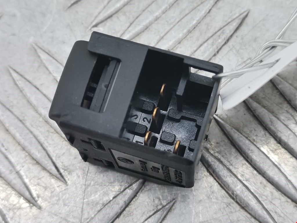 Кнопка стеклоподъемника VOLKSWAGEN Passat B5 1997-2005