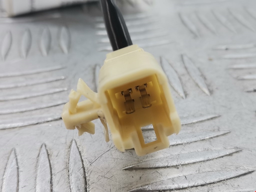 Замок багажника (крышки двери) SUZUKI Splash 2008-2015