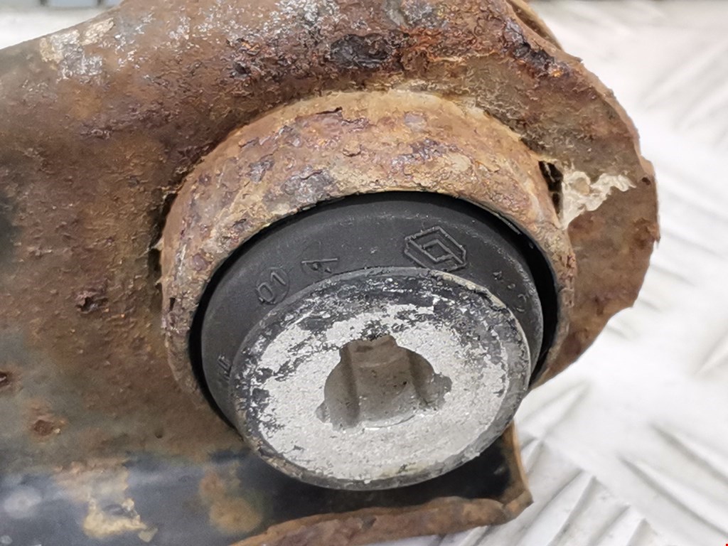 Рычаг передний левый RENAULT Kangoo 1997-2008