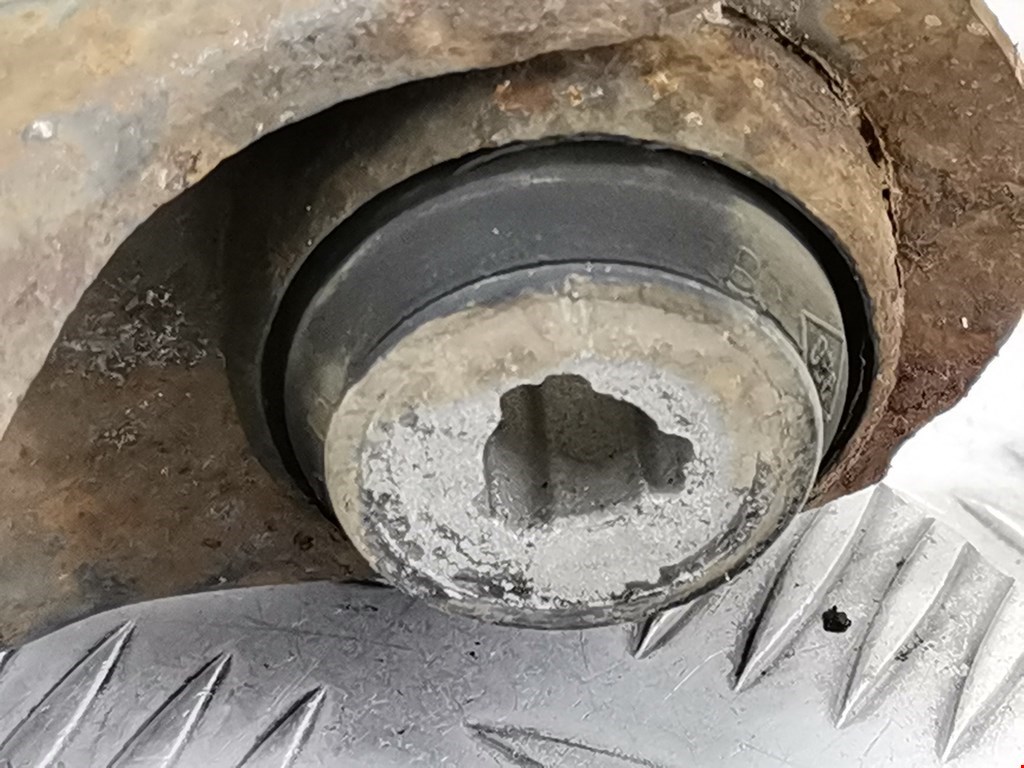 Рычаг передний левый RENAULT Kangoo 1997-2008