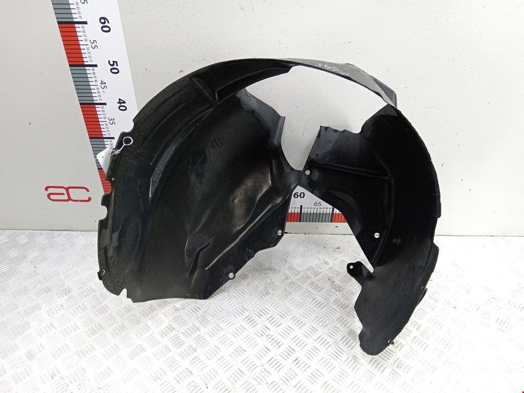 Локер (подкрылок) передний правый CHRYSLER Voyager IV RG 2001-2007