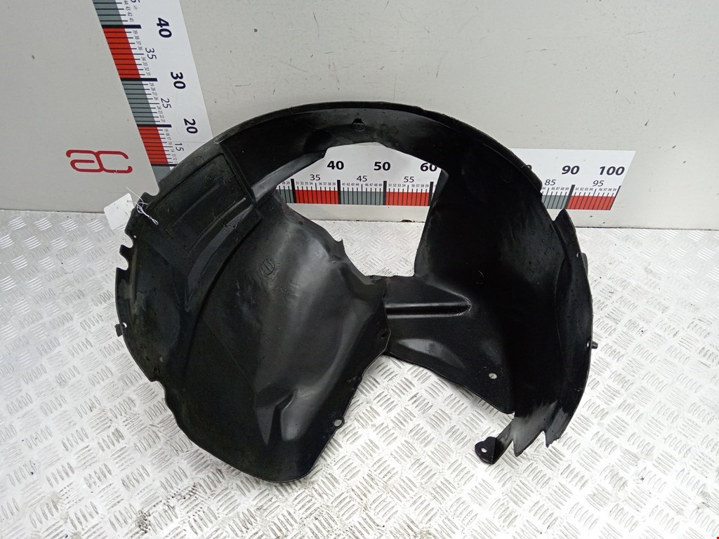 Локер (подкрылок) передний правый CHRYSLER Voyager IV RG 2001-2007