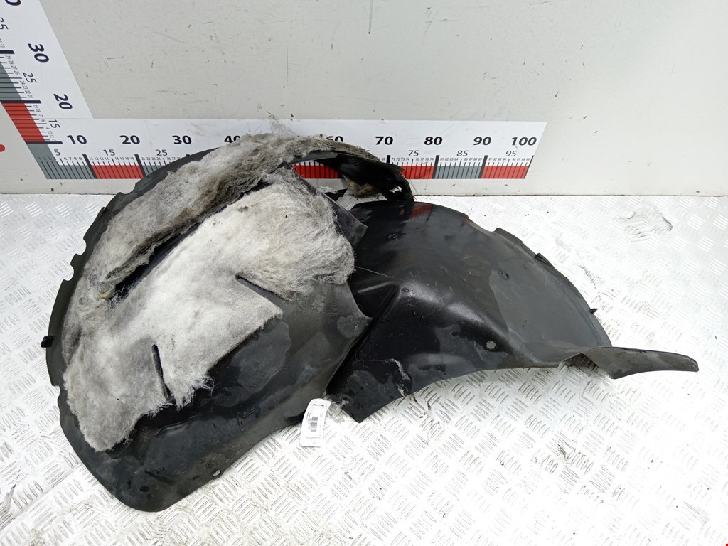 Локер (подкрылок) передний левый CHRYSLER Voyager IV RG 2001-2007