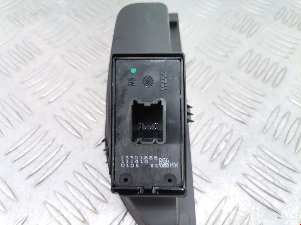 Кнопка стеклоподъемника OPEL Astra J 2009-2017