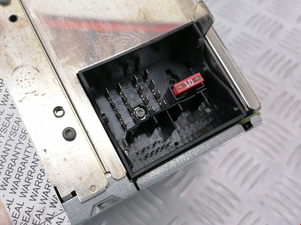 Магнитола VOLKSWAGEN Touran 2003-2010