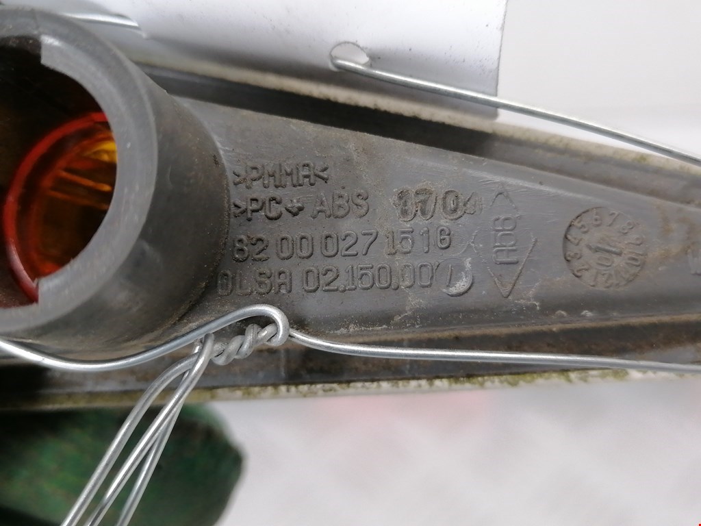 Повторитель на крыло RENAULT Espace 2003-2014