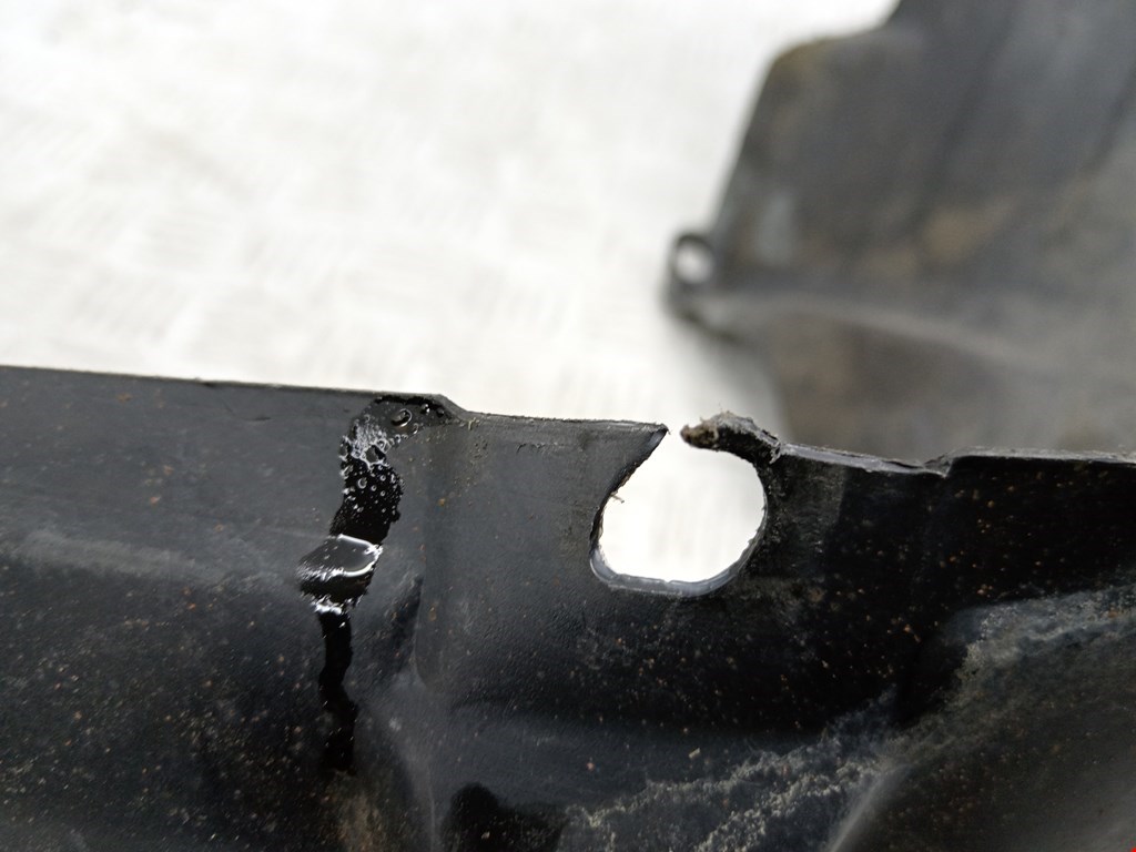 Локер (подкрылок) передний левый NISSAN Almera N16 2000-2006