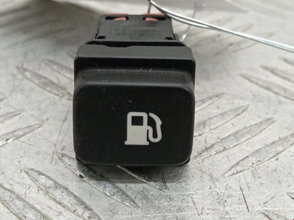 Кнопка открытия лючка бензобака Citroen C4 Picasso 1 (2006-2013)