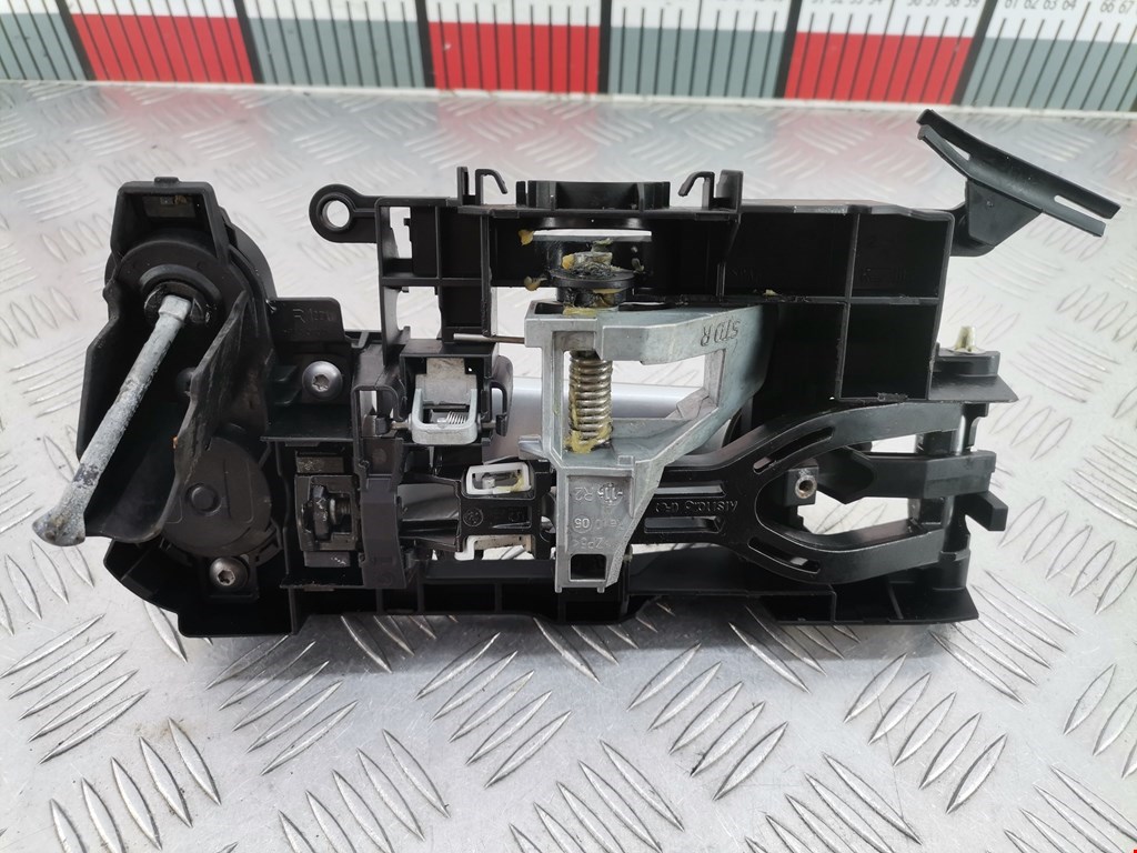 Ручка двери передней наружная правая BMW 5er 5 серия F10/F11/F07 2009-2017