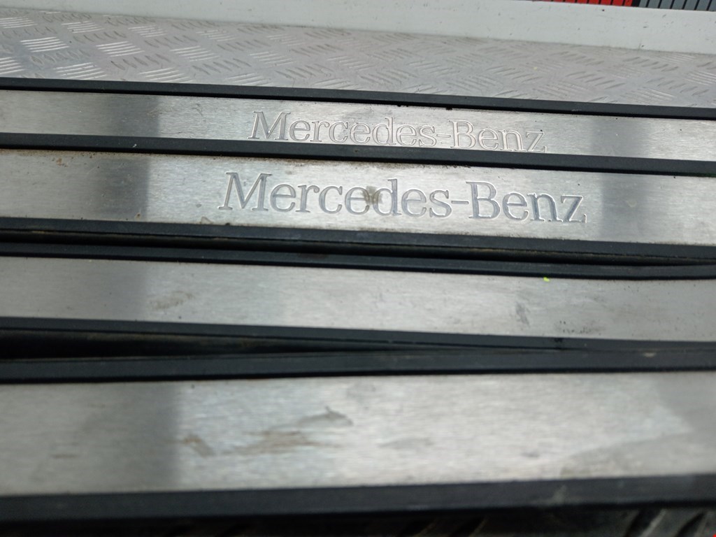 Накладка порога (внутренняя) MERCEDES-BENZ E-Class W211, S211 2002-2009