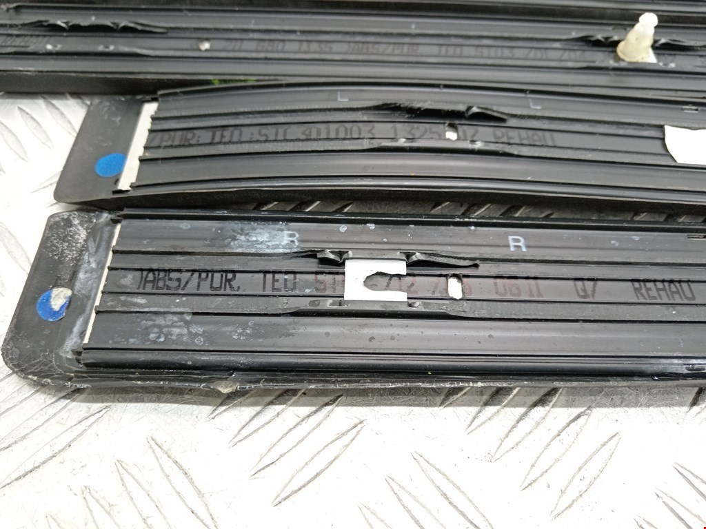 Накладка порога (внутренняя) MERCEDES-BENZ E-Class W211, S211 2002-2009