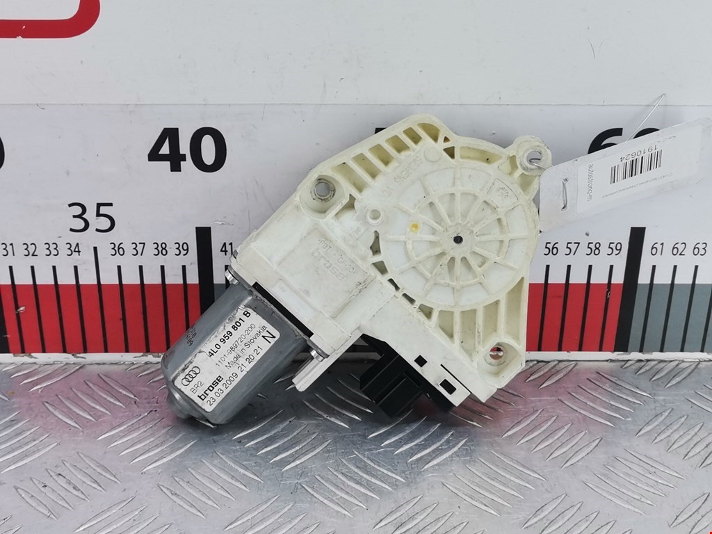 Моторчик (двигатель) стеклоподъемника AUDI Q7 I 2006-2015